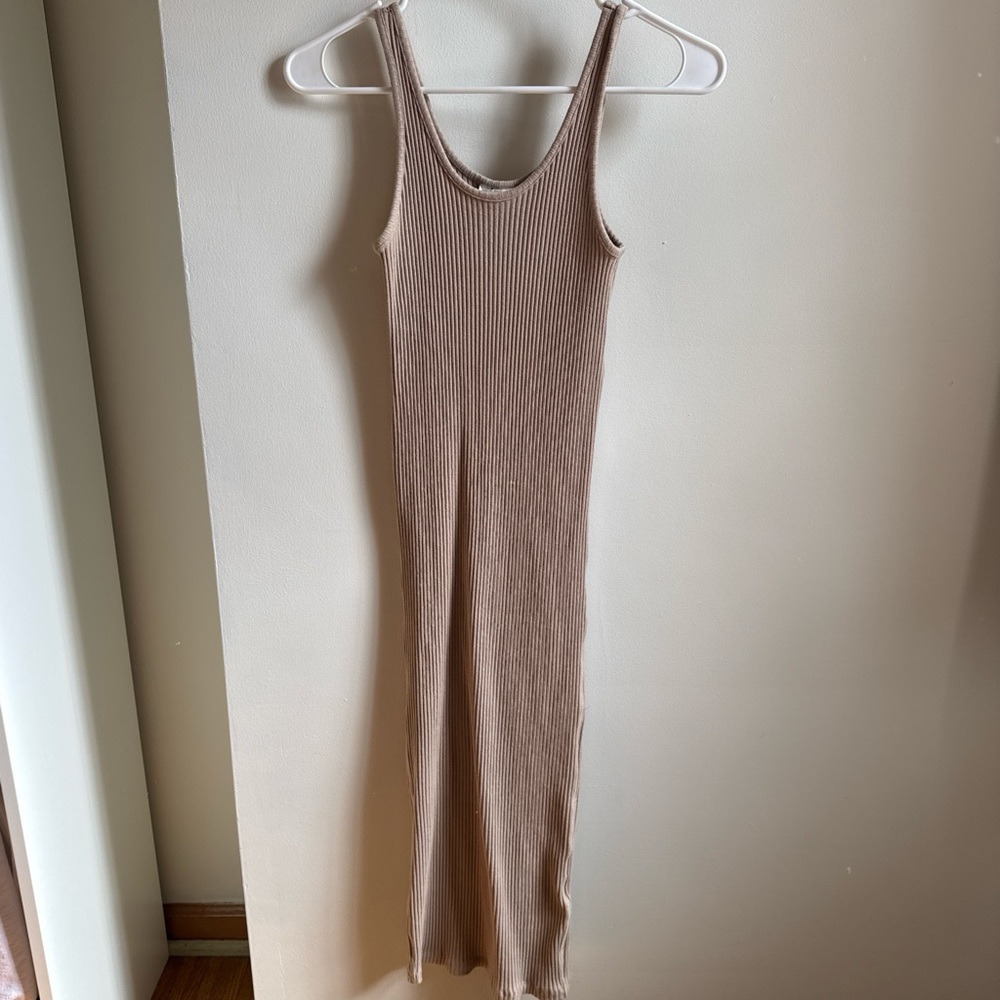 H&M Beige Ribbed Maxi Dress